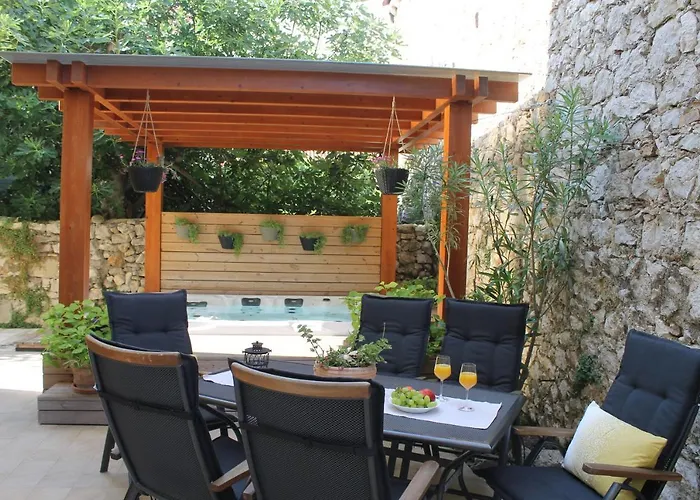 게스트하우스 안코라 3*